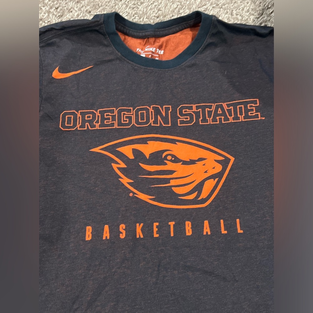 🍩Oregon State basketball shirt worn once